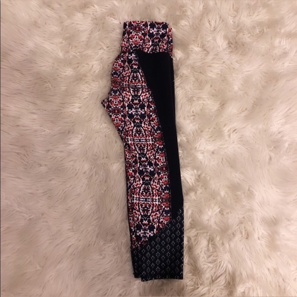 Athleta | patterned yoga Capris - Picture 2 of 7